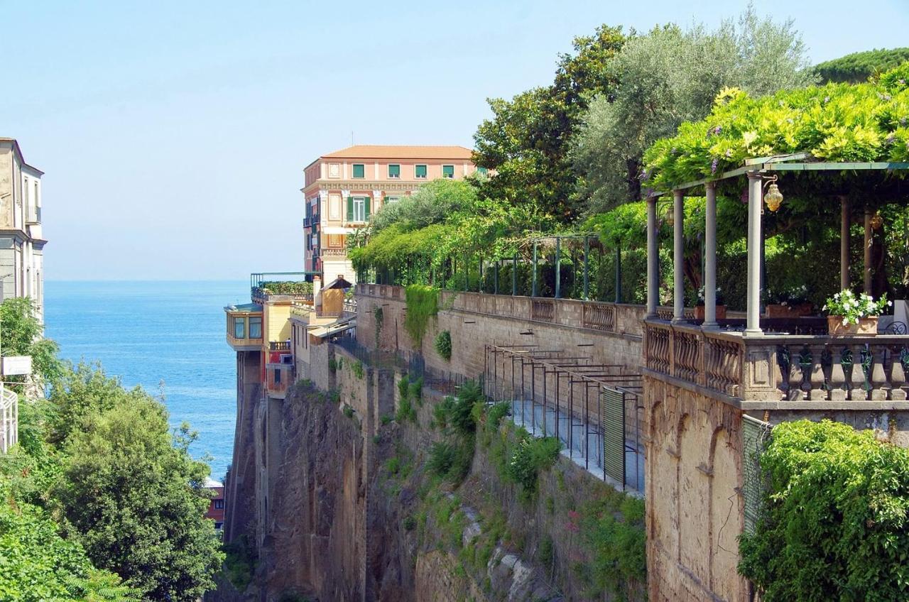 Relais Sorrento Terrace And Relax Bed and Breakfast Exteriör bild